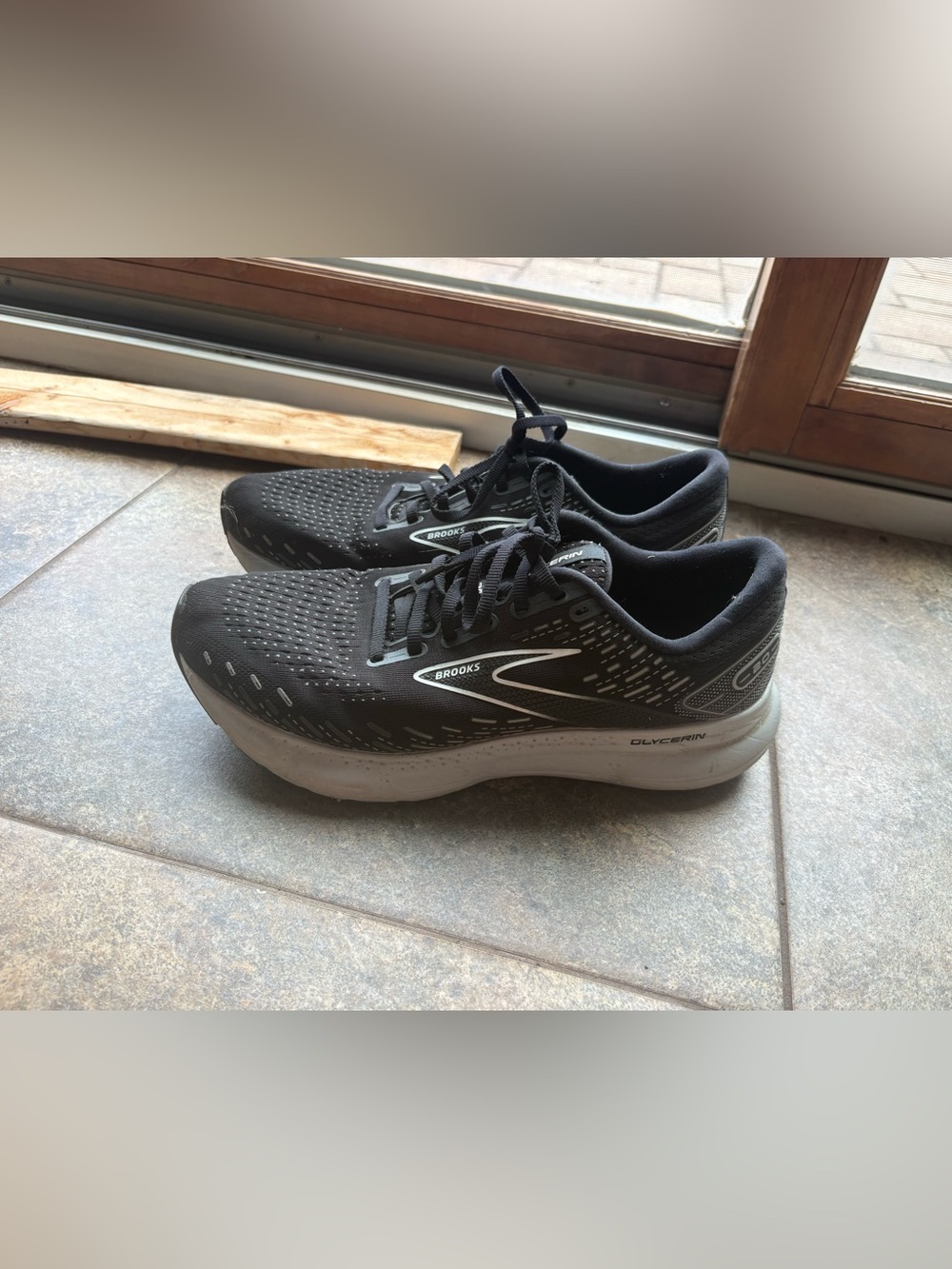 Brooks Glycerin 20 Black and Gray Running Shoes